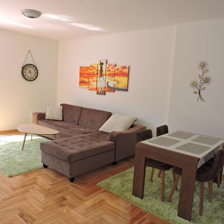 Nihon Apartment เทรบินเย ภายนอก รูปภาพ