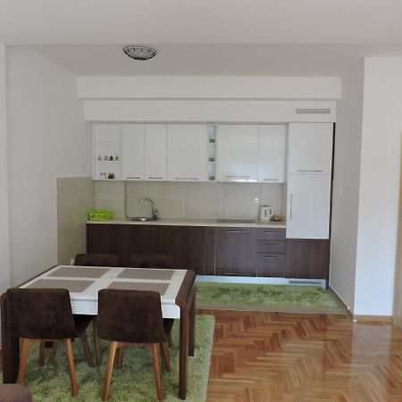 Nihon Apartment เทรบินเย ภายนอก รูปภาพ