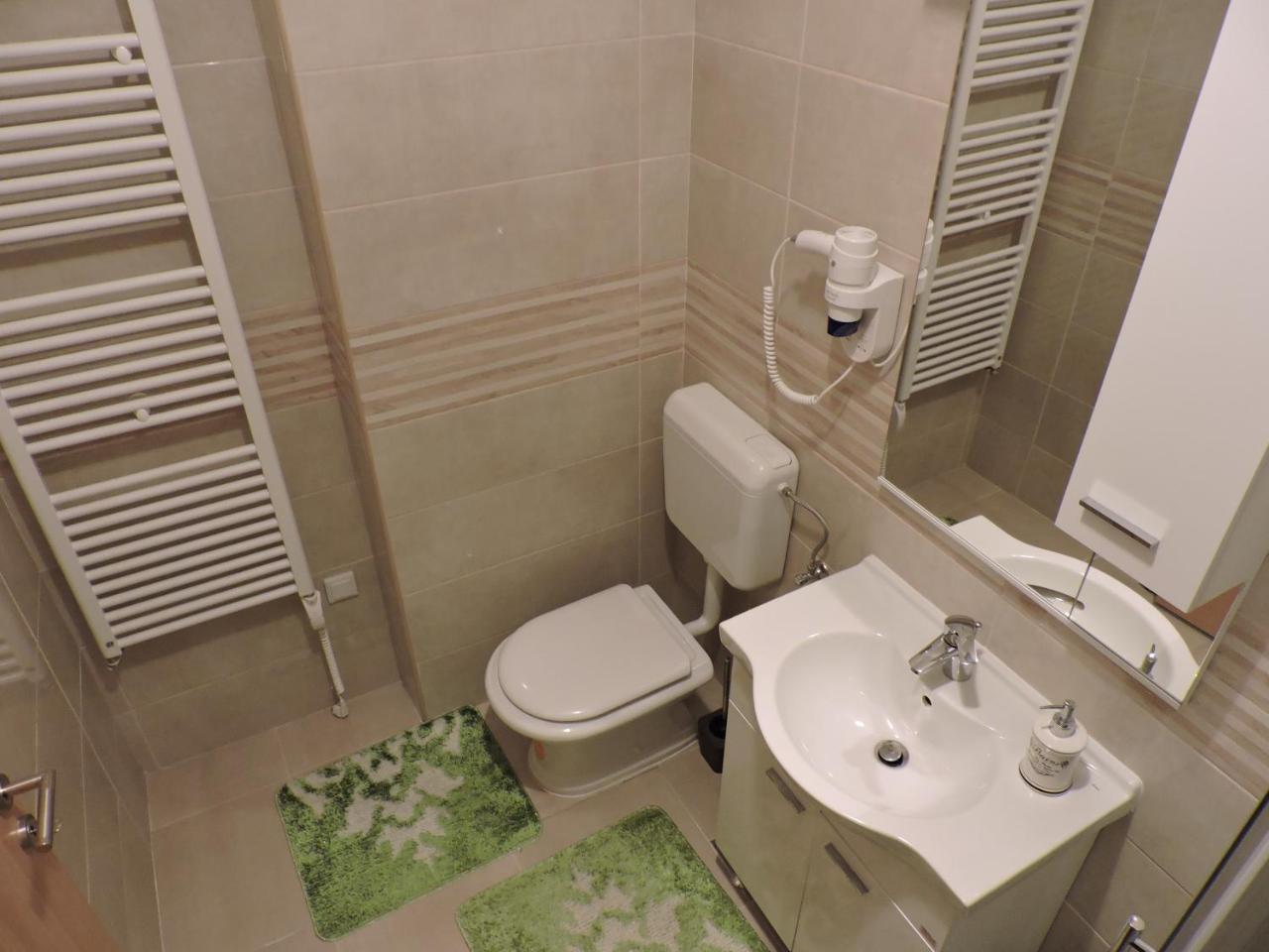 Nihon Apartment เทรบินเย ภายนอก รูปภาพ