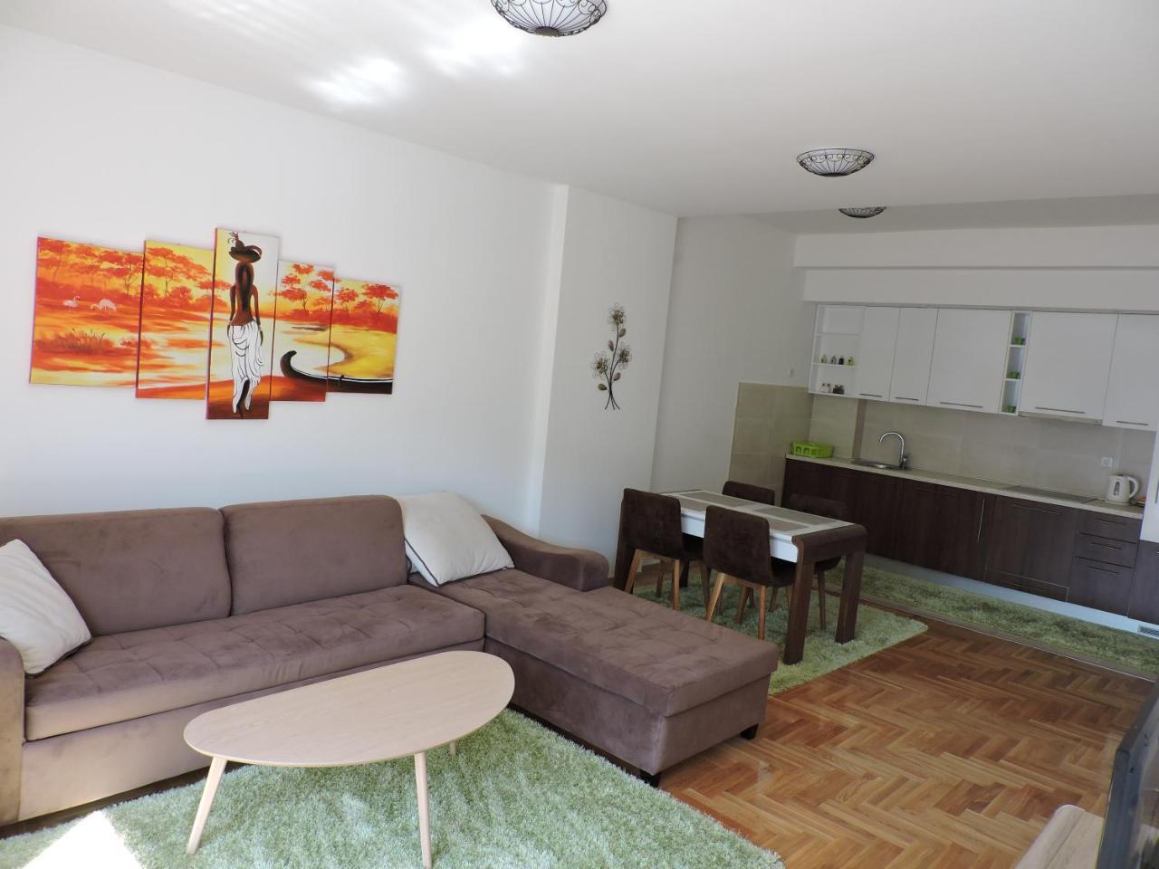 Nihon Apartment เทรบินเย ภายนอก รูปภาพ