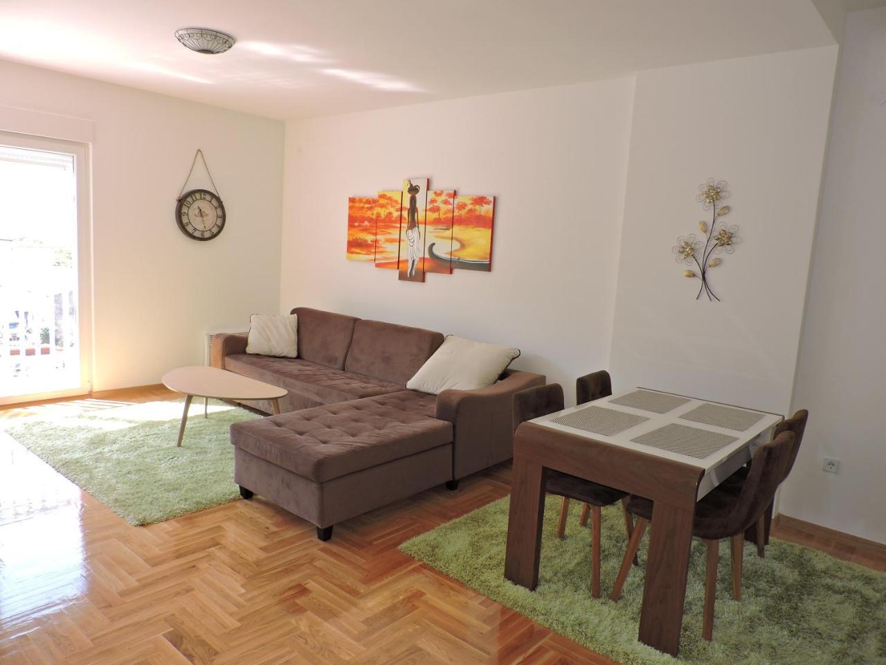 Nihon Apartment เทรบินเย ภายนอก รูปภาพ